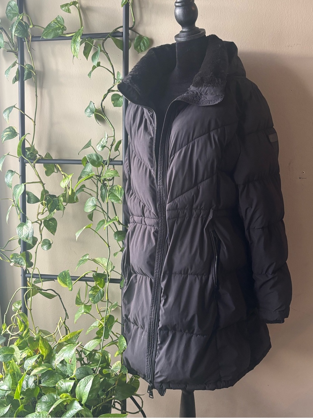 DKNY Black Quilted Hooded Puffer Coat with Faux-Fur Trim